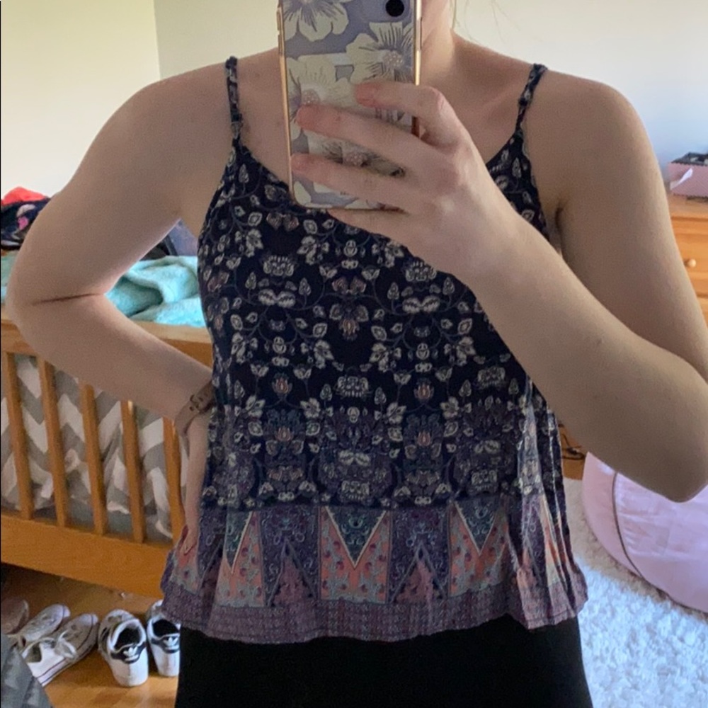 Patterned tank